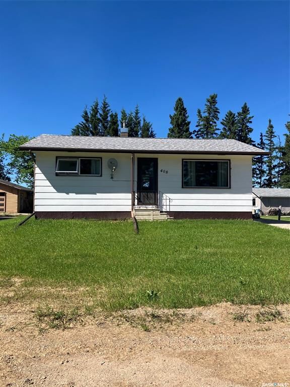 Property Photo: 408 6th Avenue NW SK S0A 1N0