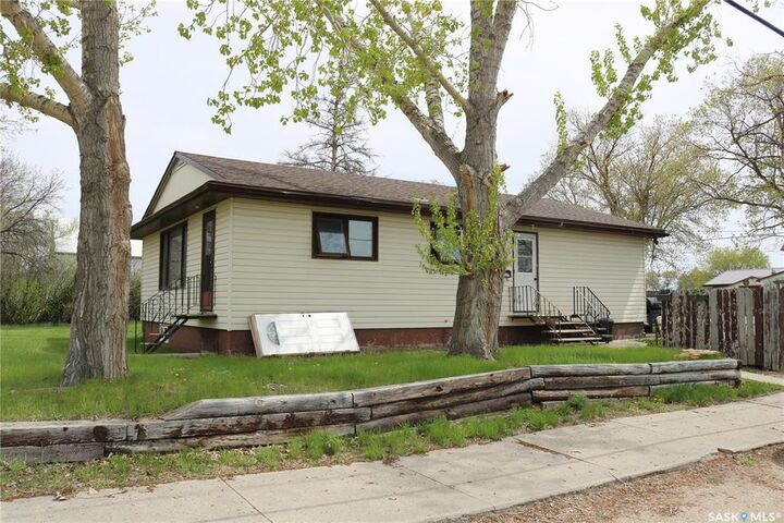 Property Photo: 202 Main Street SK S0K 4Y0