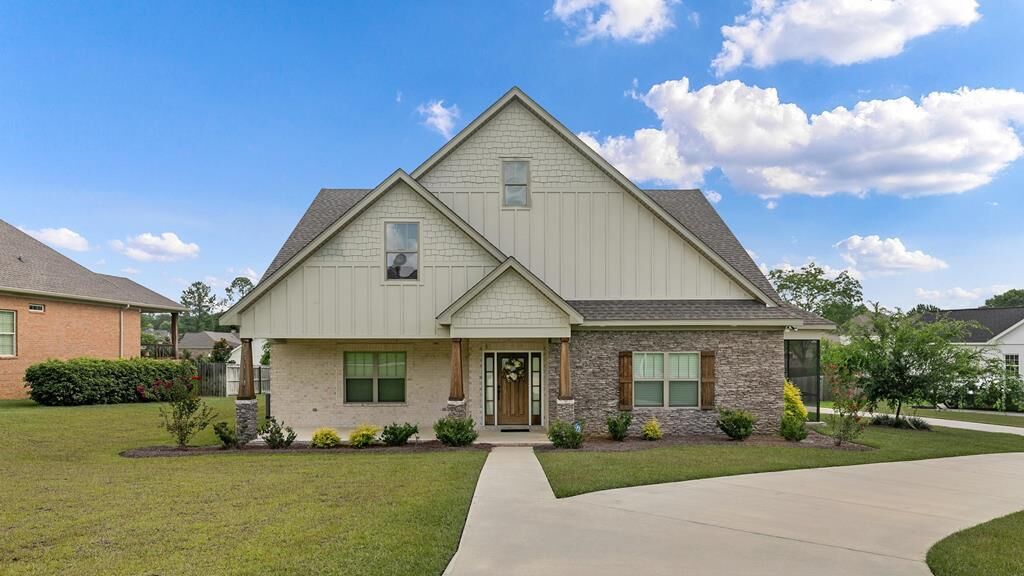Property Photo: 408 Oakwood AL 36305