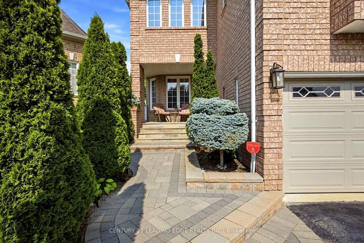 Property Photo:  131 Tom Edwards Drive  ON L1R 2S2 
