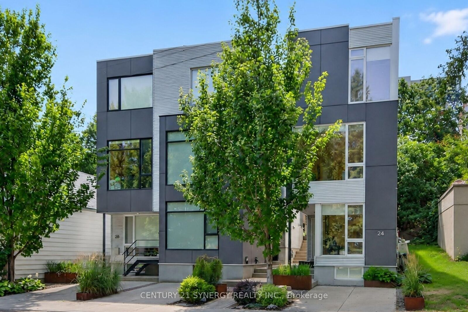 Property Photo:  24 Stonehurst Avenue  ON K1Y 1R4 