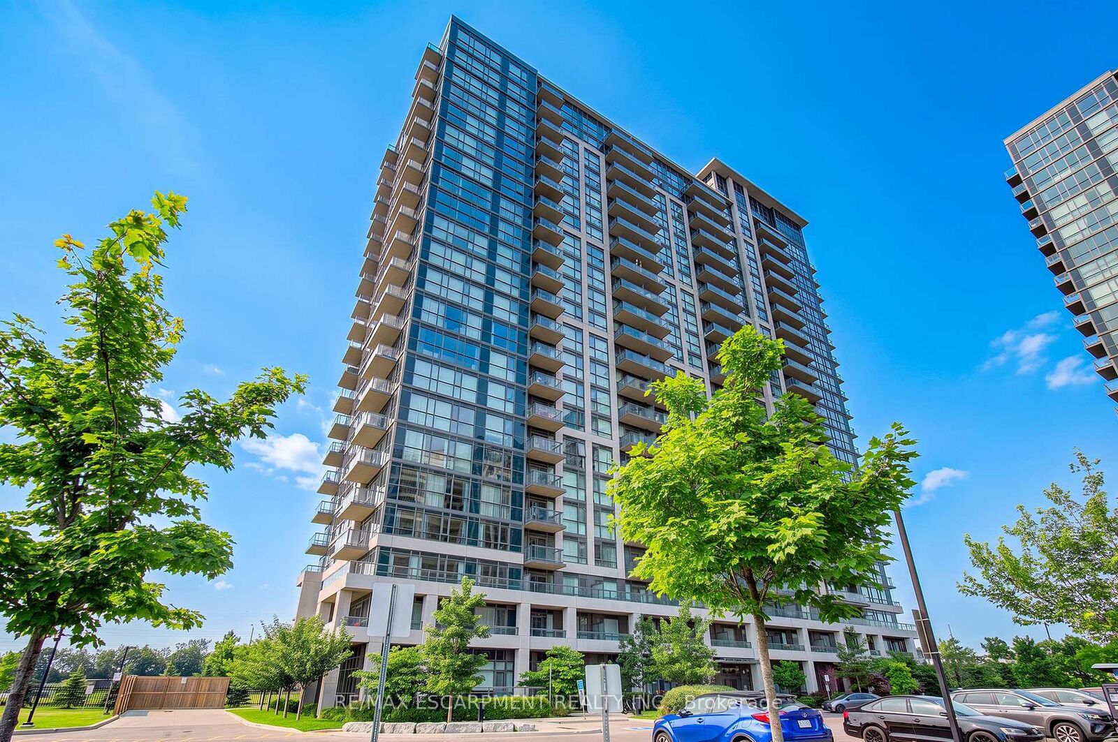 Property Photo:  349 Rathburn Road W 107  ON L5B 0G9 