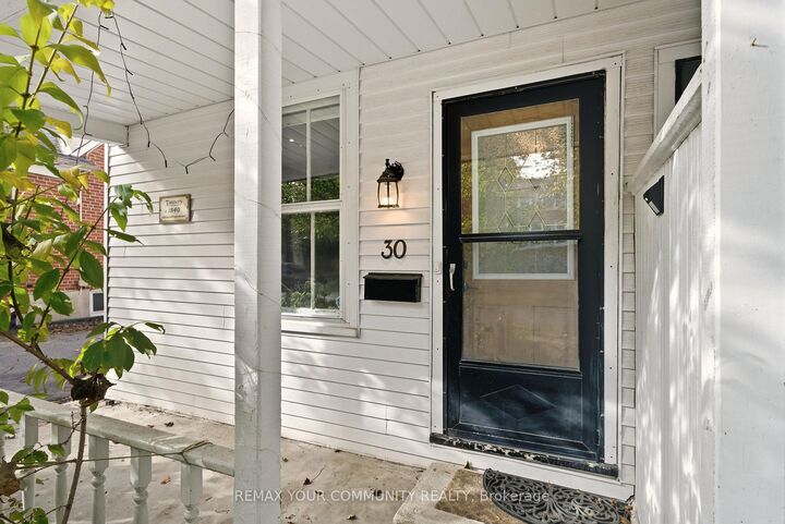 Property Photo: 30 Elizabeth Street S ON L4C 3V4