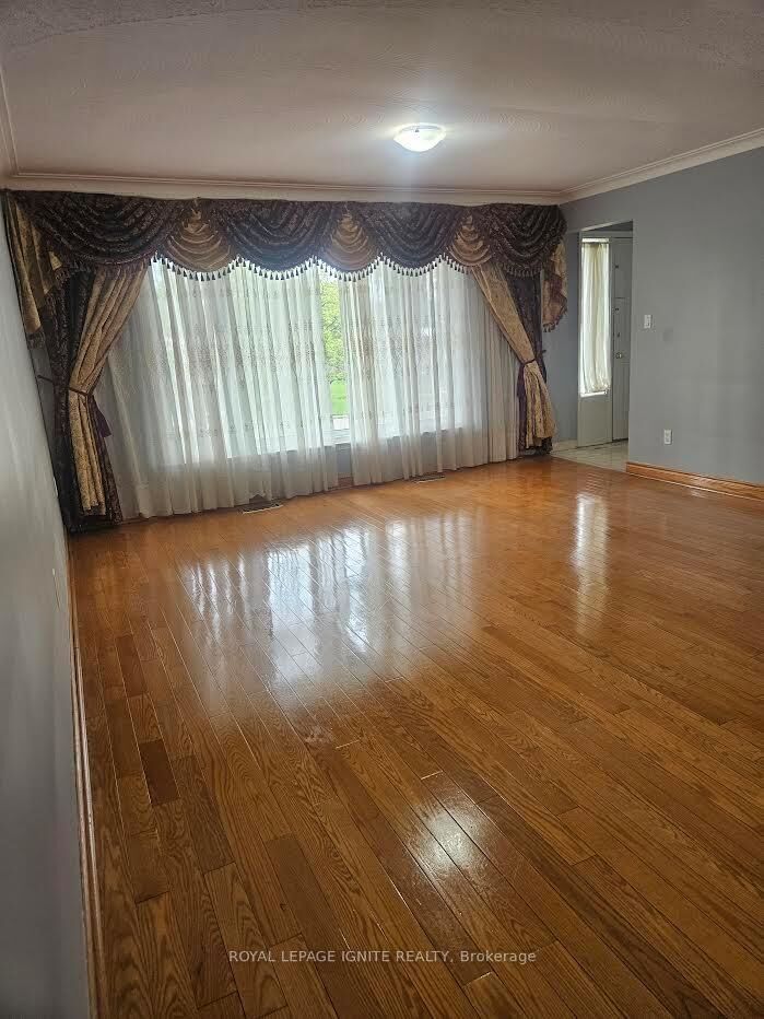 Property Photo:  16 Cicerella Crescent Main  ON M1K 5B5 