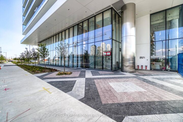 Property Photo:  950 Portage Parkway 4009  ON L4K 0J7 