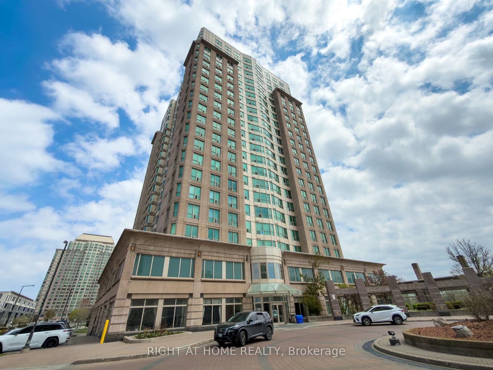 Property Photo: 8 Lee Centre Drive 1008 ON M1H 3H8