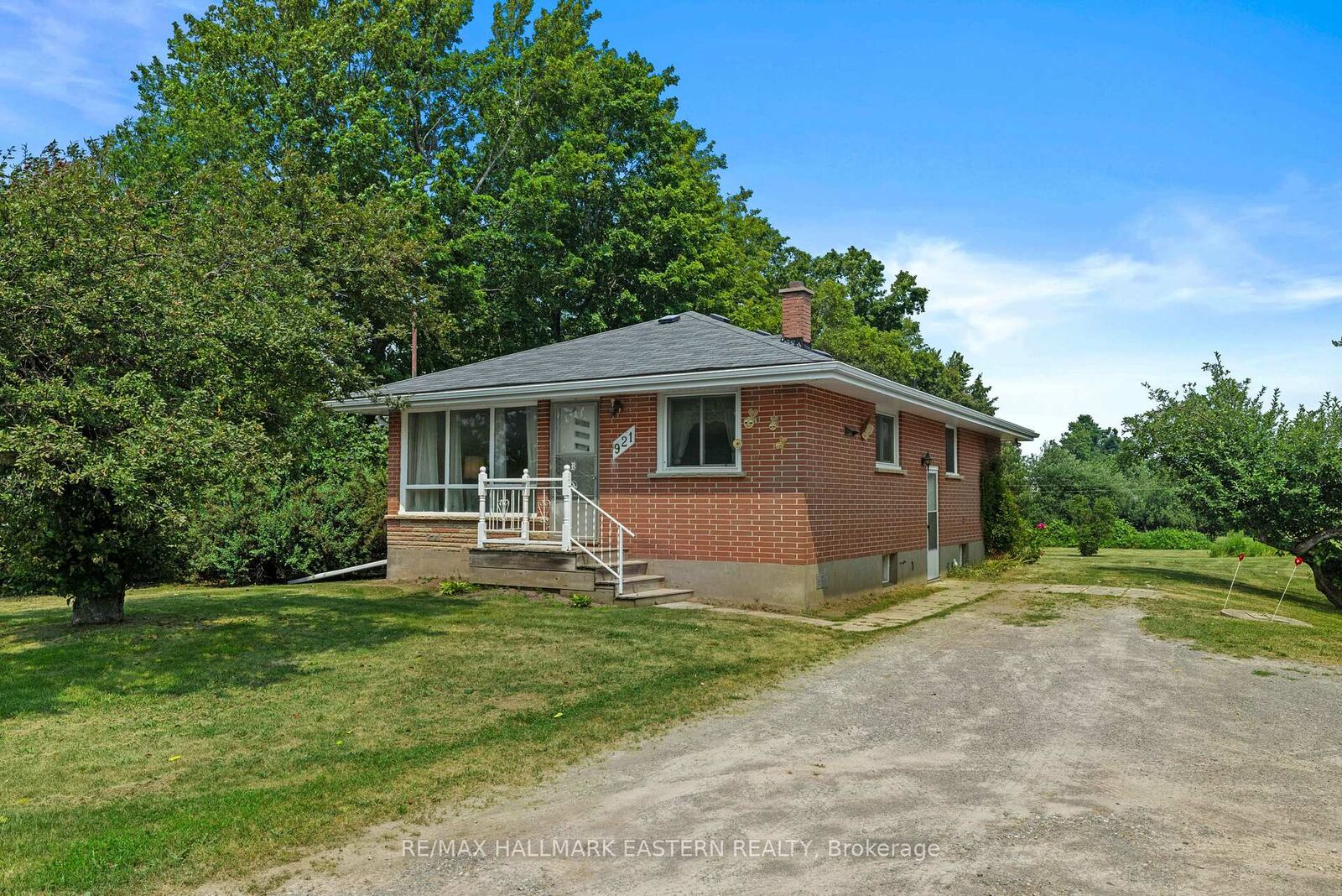 Property Photo: 921 Robinson Road ON K0L 1T0
