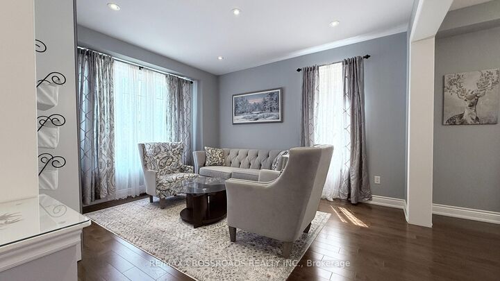 Property Photo: 72 Skywood Drive ON L4E 4L1