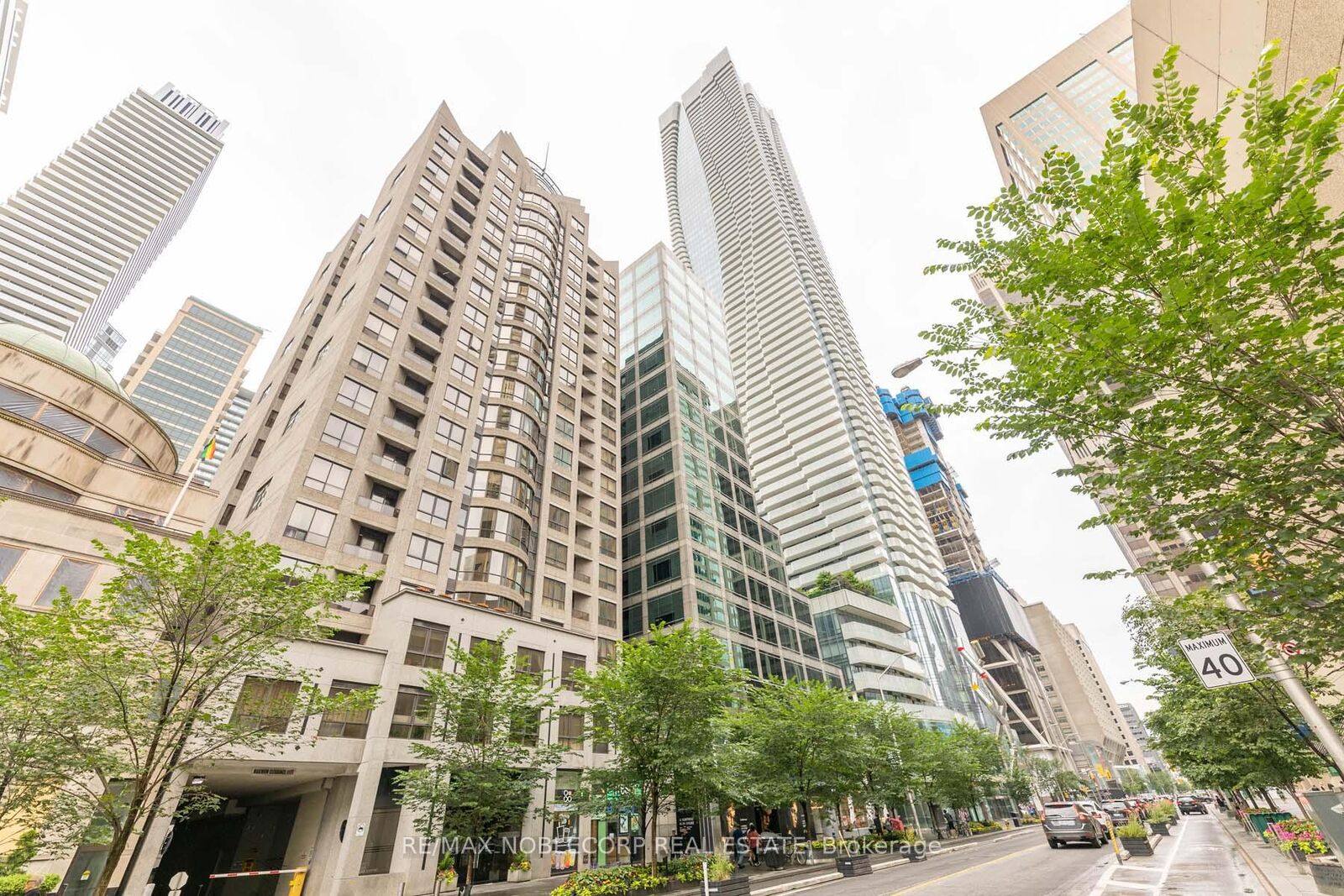 Property Photo: 55 Bloor Street E 609 ON M4W 3W6