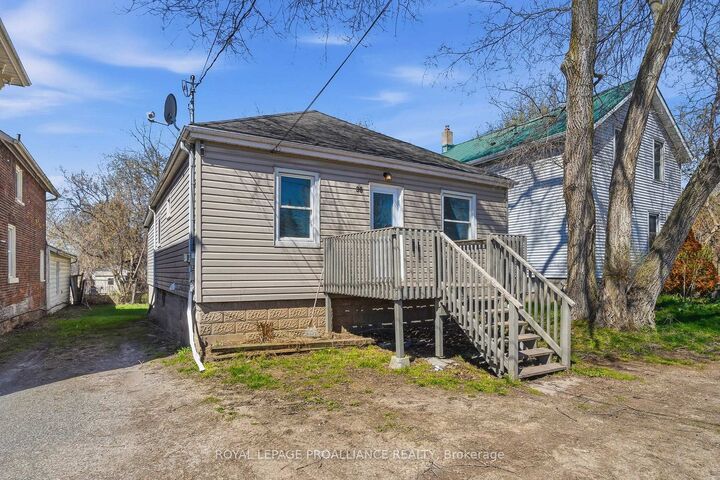 Property Photo: 38 Oak Street ON K8N 3S8