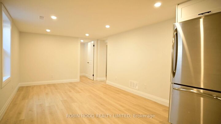 Property Photo: 40 Winslow Drive Unit 2 ON N2M 3E1