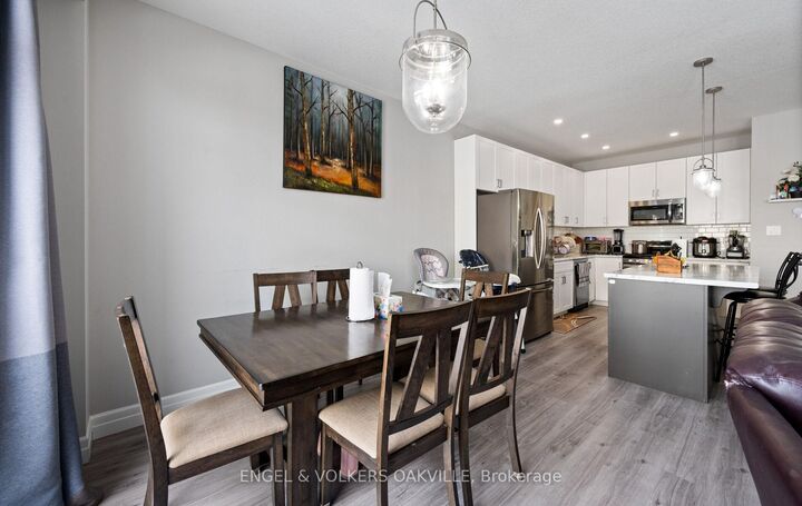 Property Photo: 1023 Devonshire Avenue 29 ON N4S 5S1