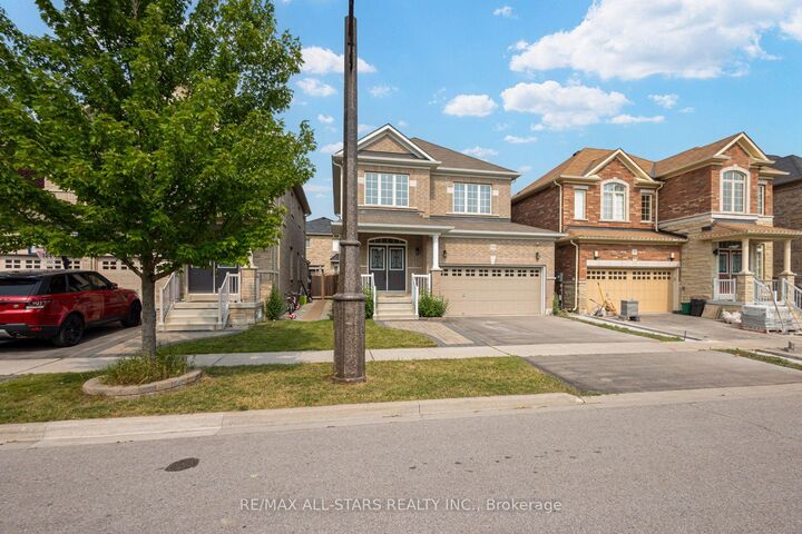 Property Photo: 102 Creekland Avenue ON L4A 1X4