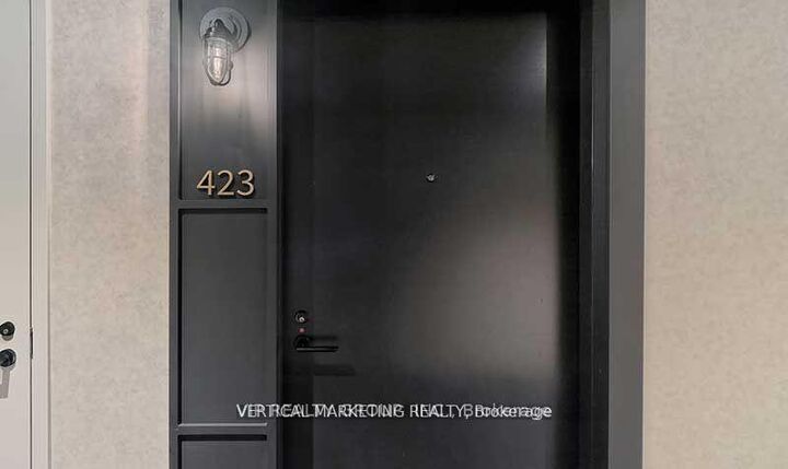 505 Richmond Street W 423 — photo 1