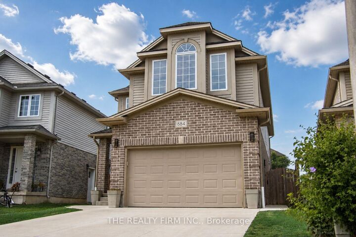 884 Reeves Avenue — photo 1