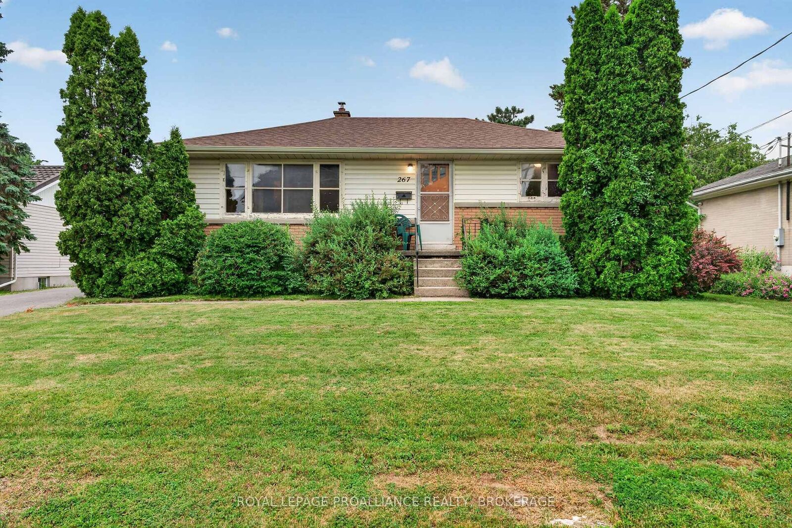 Property Photo: 267 Lakeview Avenue ON K7M 3V7