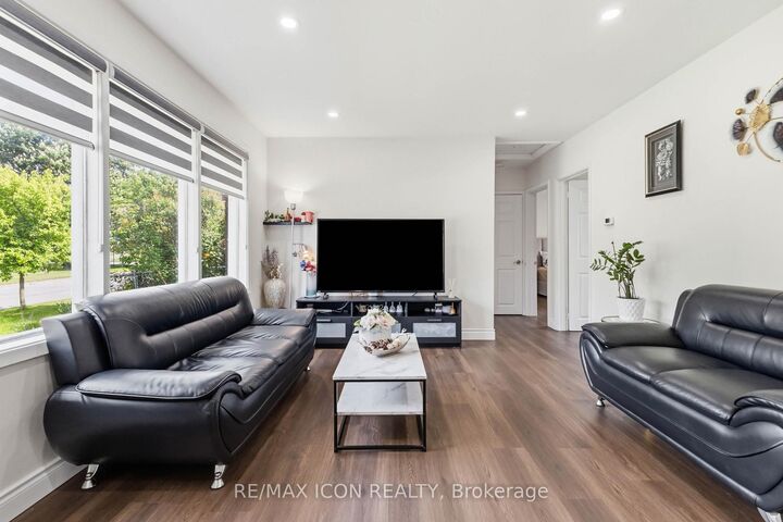 Property Photo:  145 Gladstone Avenue  ON N5Z 3R7 