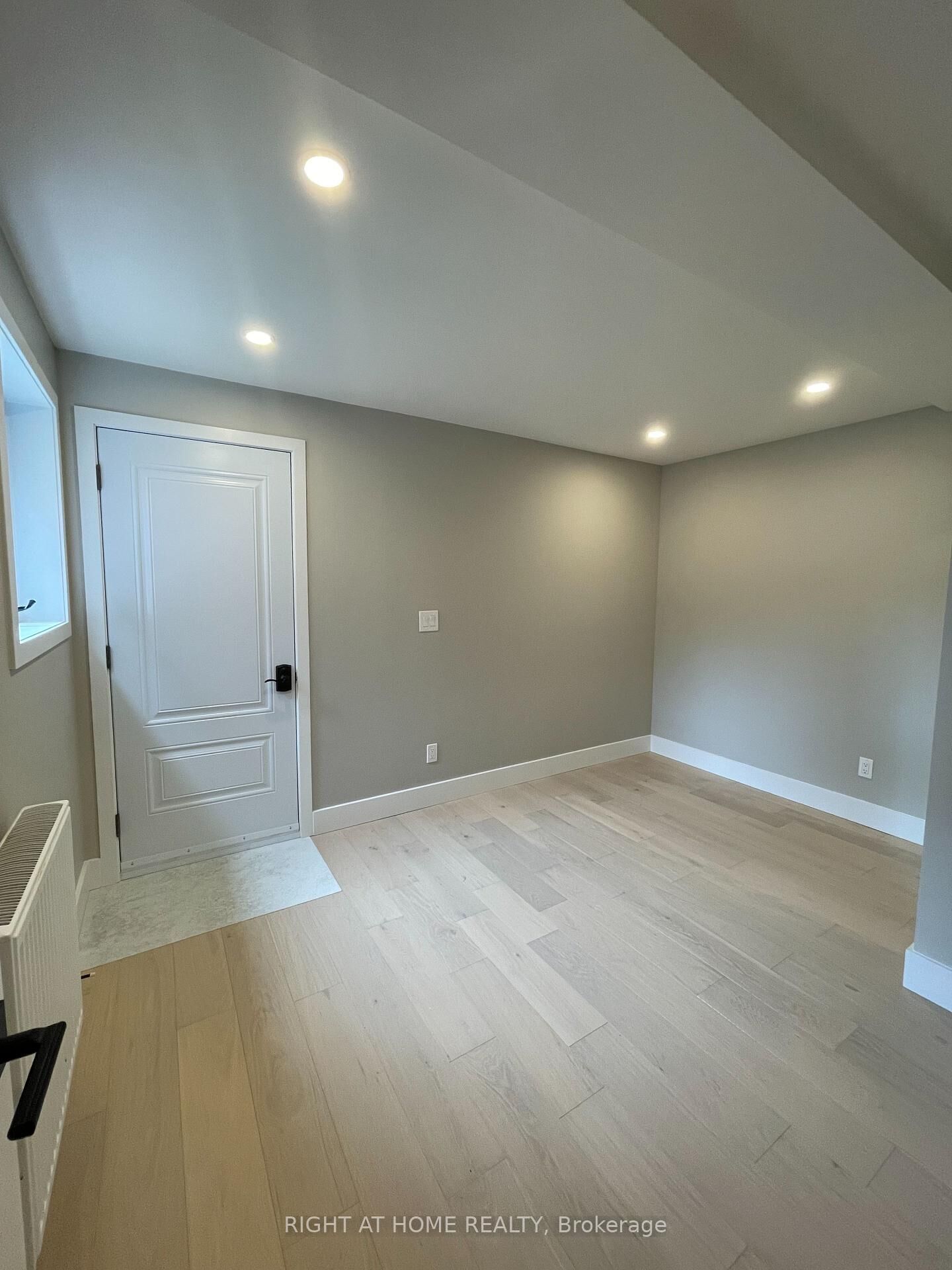 Property Photo: 416 Christie Street 1 ON M6G 3C6