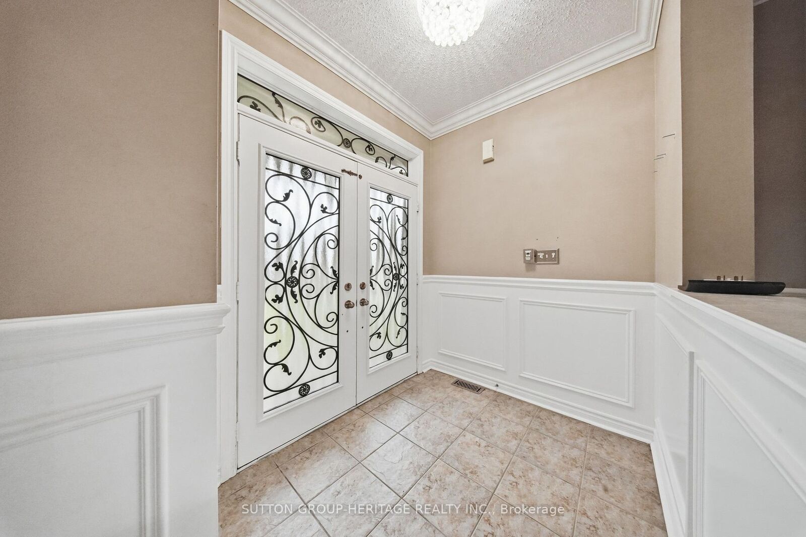 Property Photo: 16 Shrewsbury Drive ON L1M 0C7