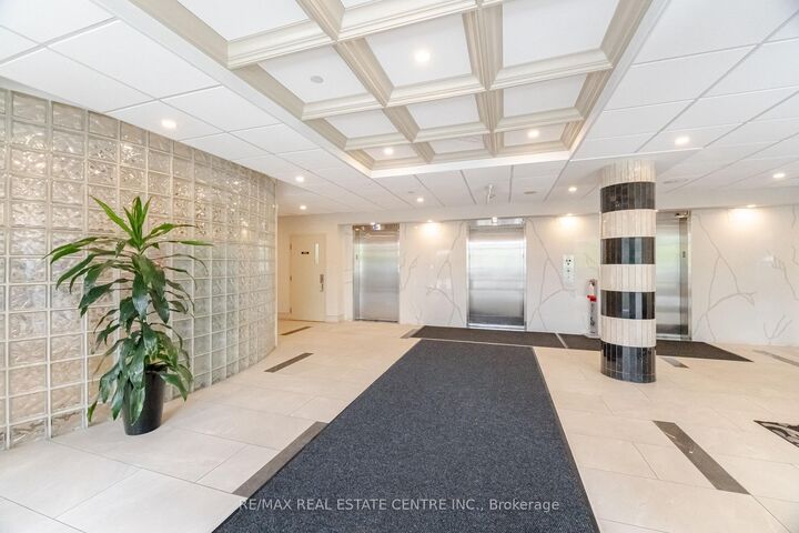 Property Photo: 1470 Midland Avenue 718 ON M1P 4Z4