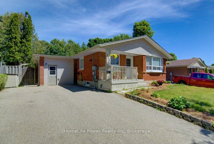 Property Photo: 136 Dunsmere Drive ON N2E 1V7