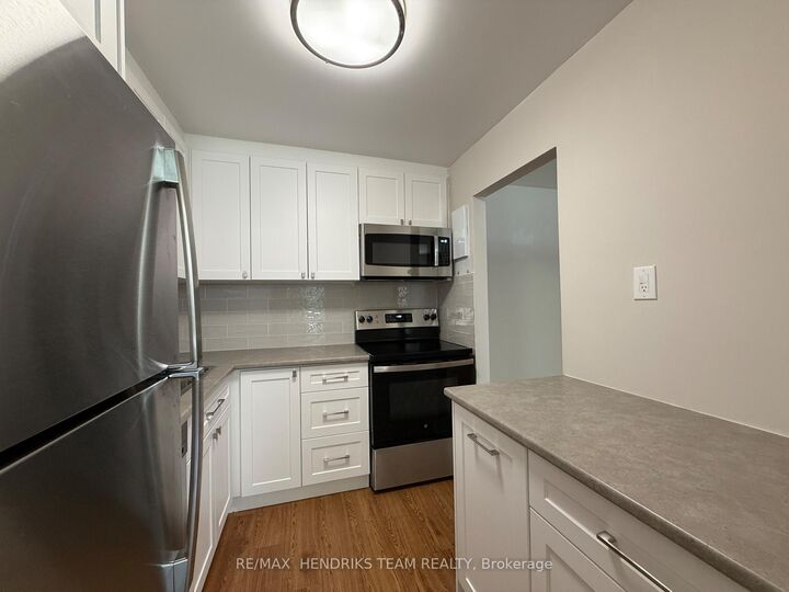 Property Photo: 158 Fitch Street 111 ON L3C 4V6