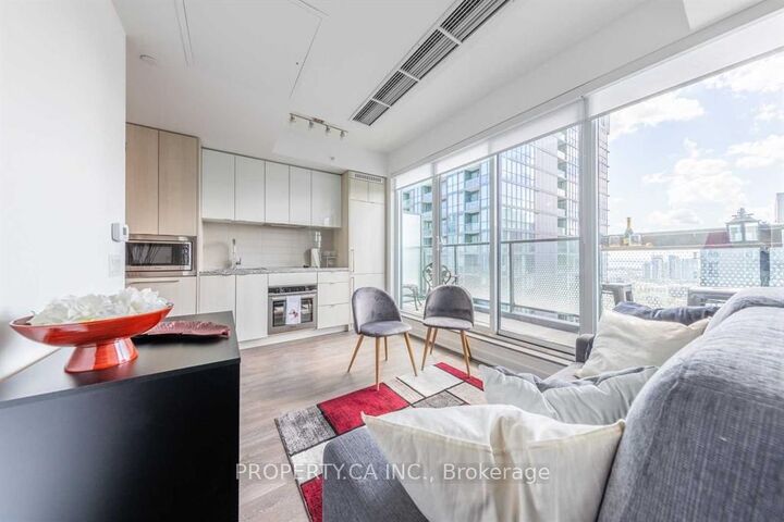 Property Photo: 115 Blue Jays Way 4008 ON M5V 0N4