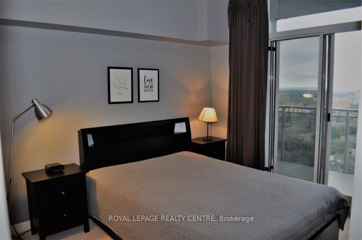 Property Photo: 223 Webb Drive 2508 ON L5B 0E8