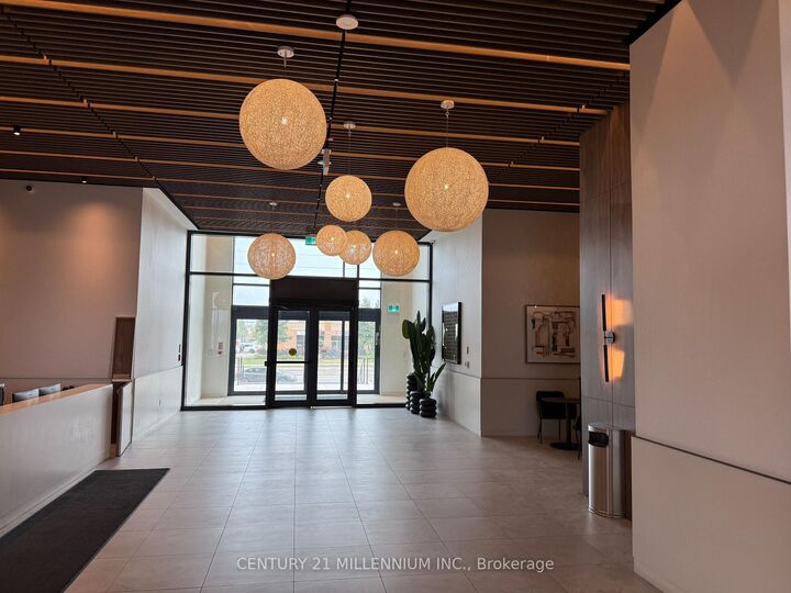 Property Photo: 15 Skyridge Drive 2101 ON L6P 4S3