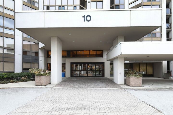 Property Photo: 10 Kenneth Avenue 1704 ON M2N 6K6