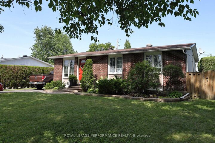 1497 Blackheath Street — photo 1