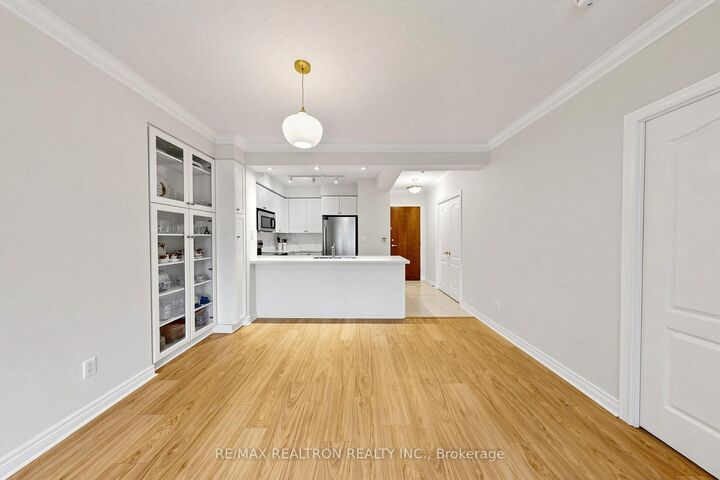 Property Photo: 100 Promenade Circle 205 ON L4J 7W7