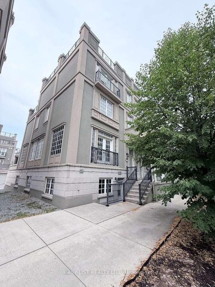 28 Upper Duke Crescent — photo 1