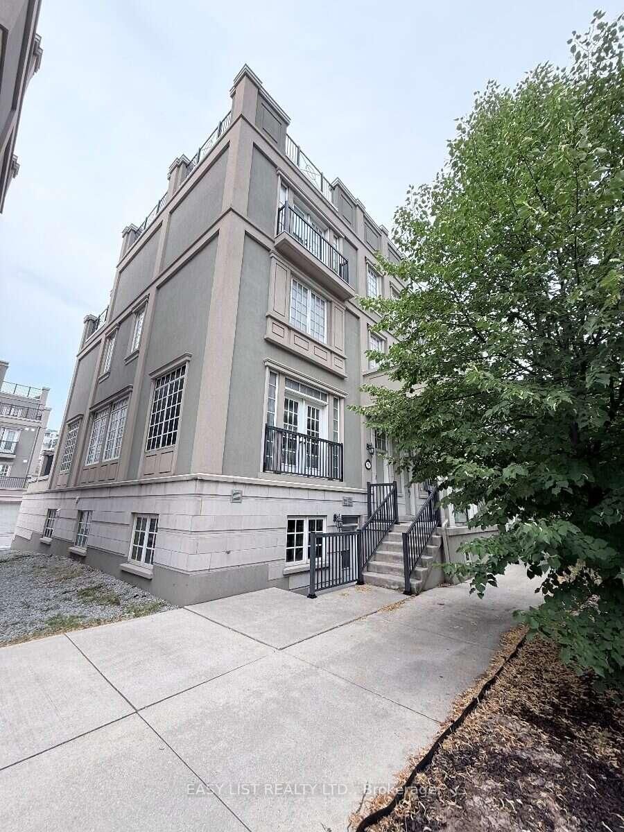 Property Photo: 28 Upper Duke Crescent ON L6G 0C3