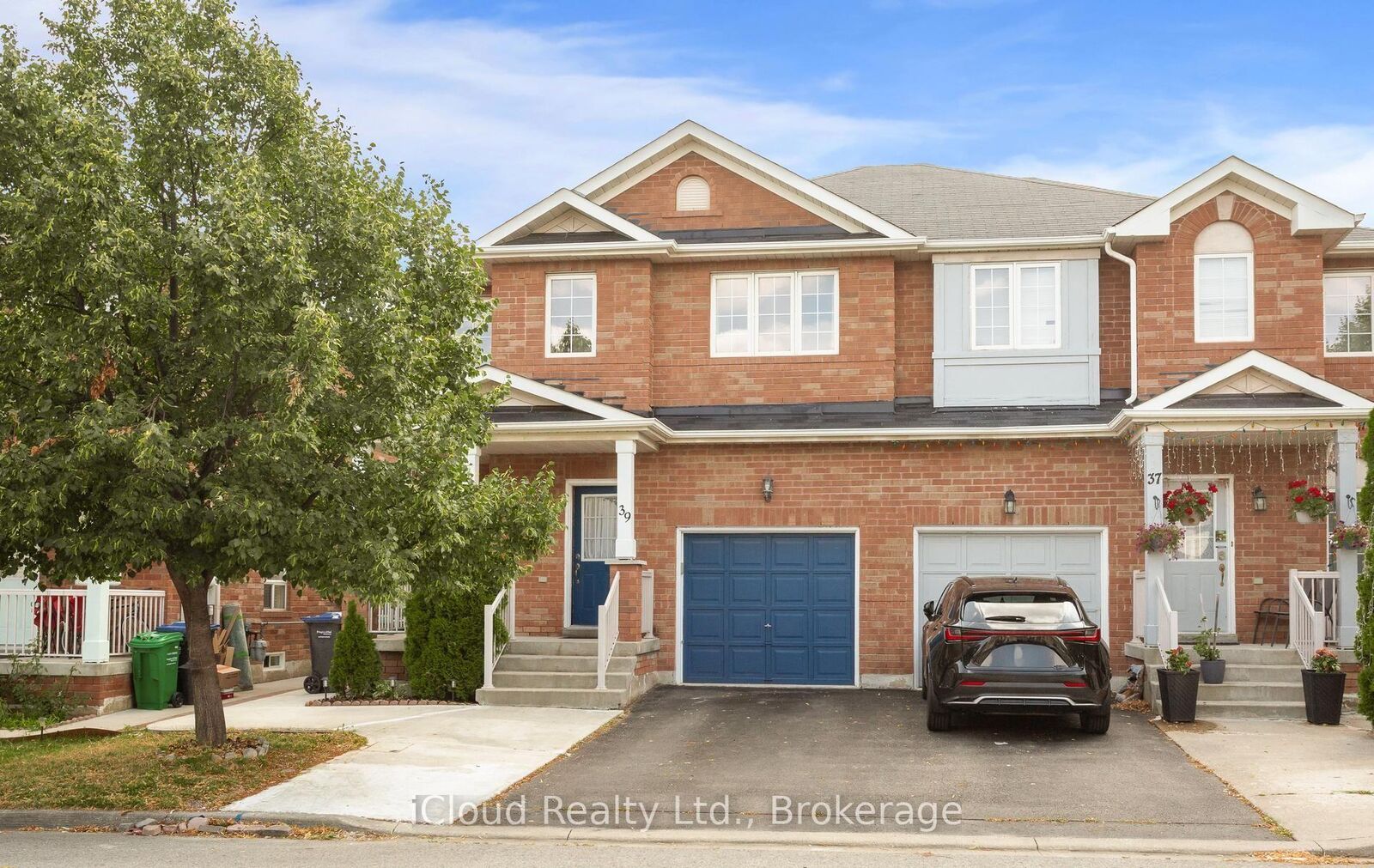 Property Photo: 39 Flurry Circle ON L6X 0S7