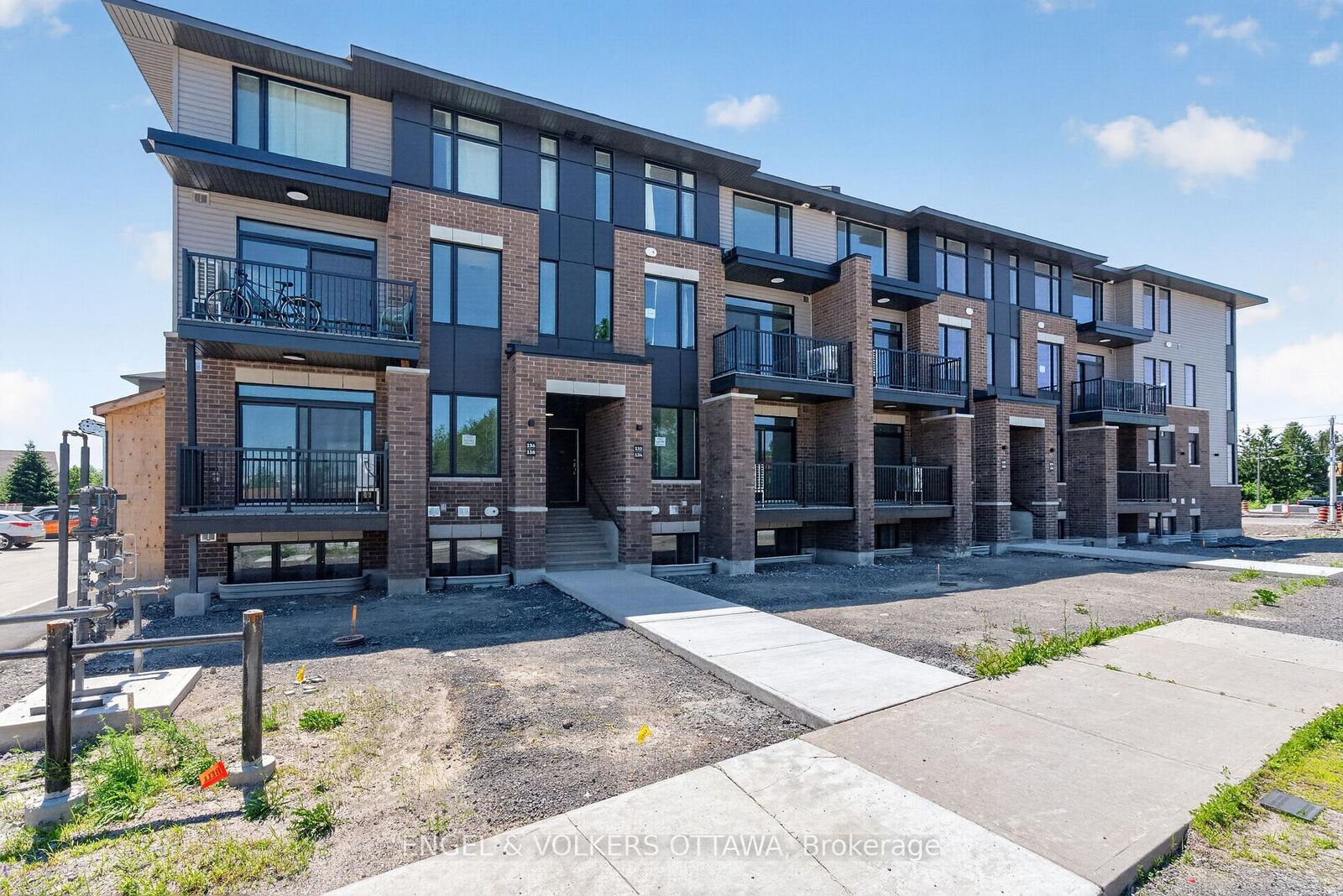Property Photo: 124 Stardust Private ON K1T 3W6