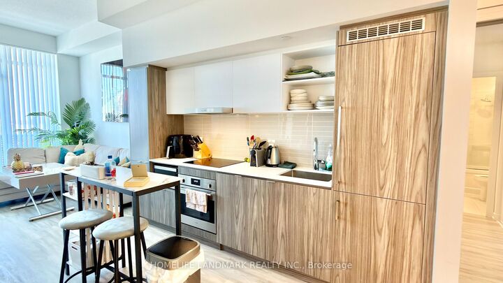 Property Photo:  55 Cooper Street 5103  ON M5E 0G1 
