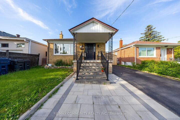 Property Photo: 45 Barrymore Road ON M1J 1W4