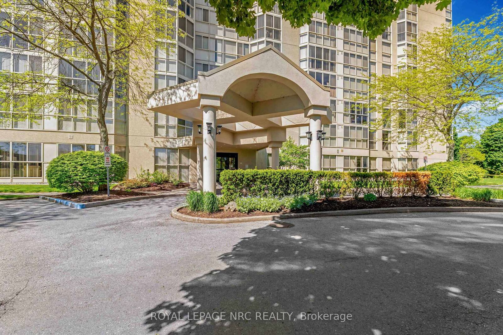Property Photo:  162 Martindale Road 210  ON L2S 3S4 