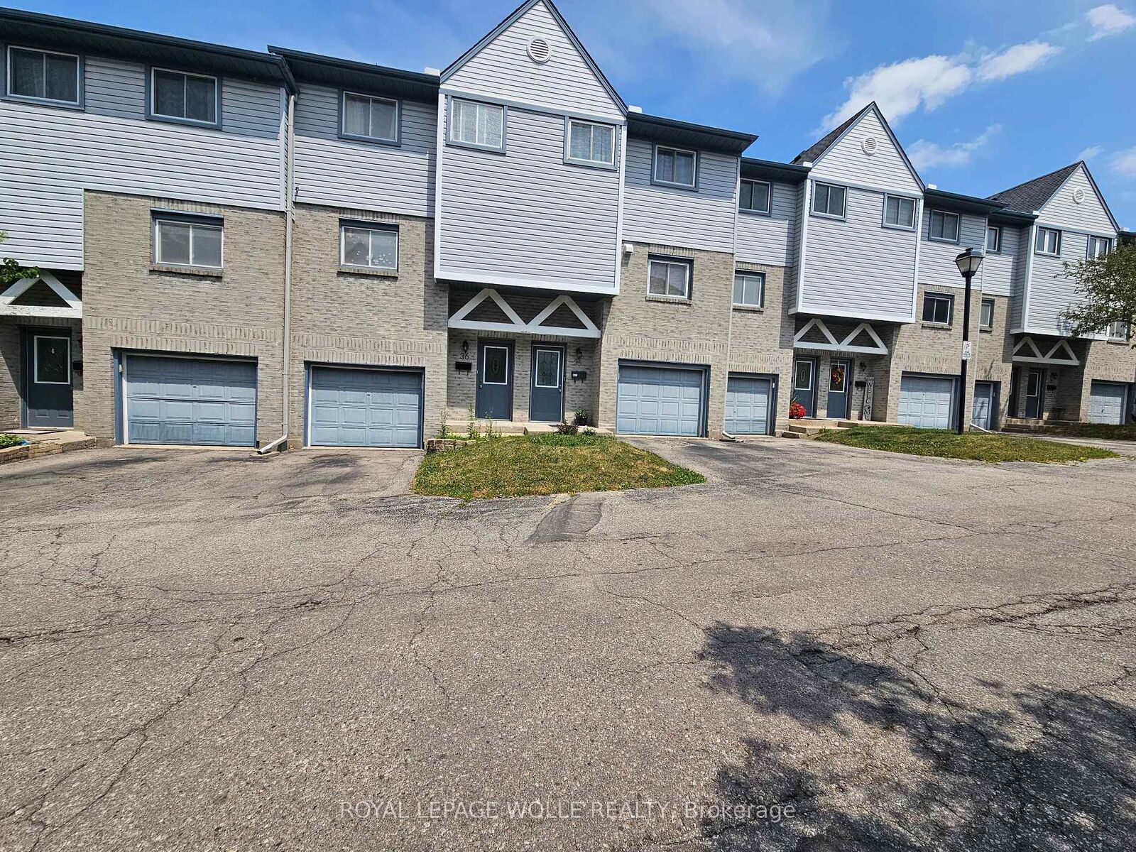 Property Photo: 589 Beechwood Drive 36 ON N2T 2K9