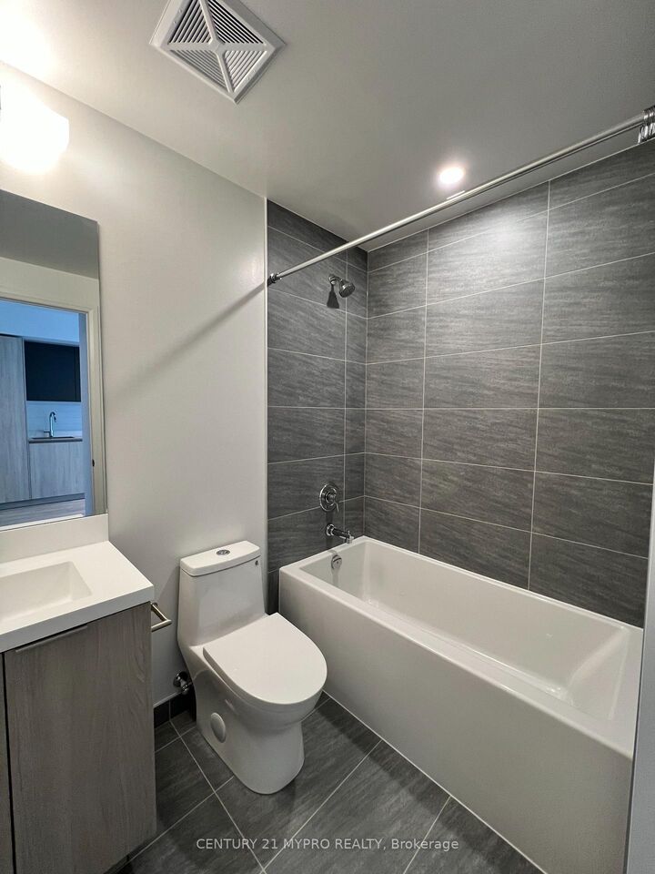 Property Photo:  400 King Street W 1615  ON M5V 0X8 