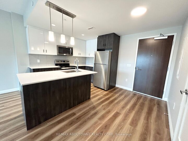 Property Photo: 28 Westhill Drive Ll02 ON N2J 0G8