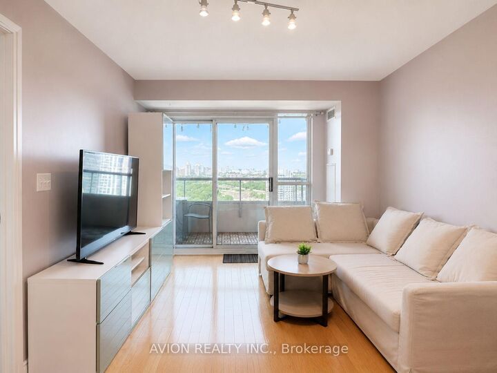 Property Photo: 16 Harrison Garden Boulevard 1909 ON M2N 7J7