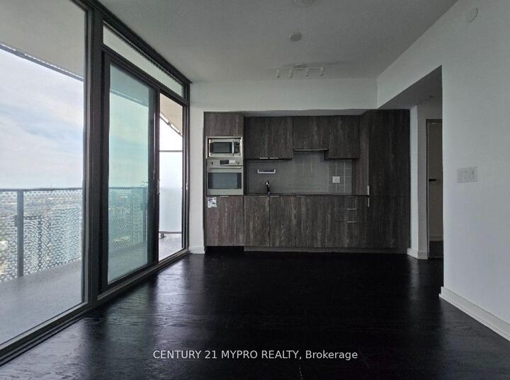 Property Photo: 11 Wellesley Street 5512 ON M4Y 0G4