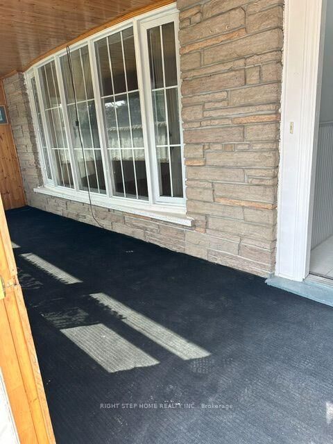 Property Photo: 98 Second Street N ON L9W 3B5
