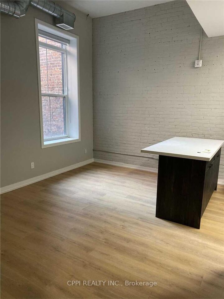 Property Photo: 140 Simcoe Street 206 ON K9H 0K5