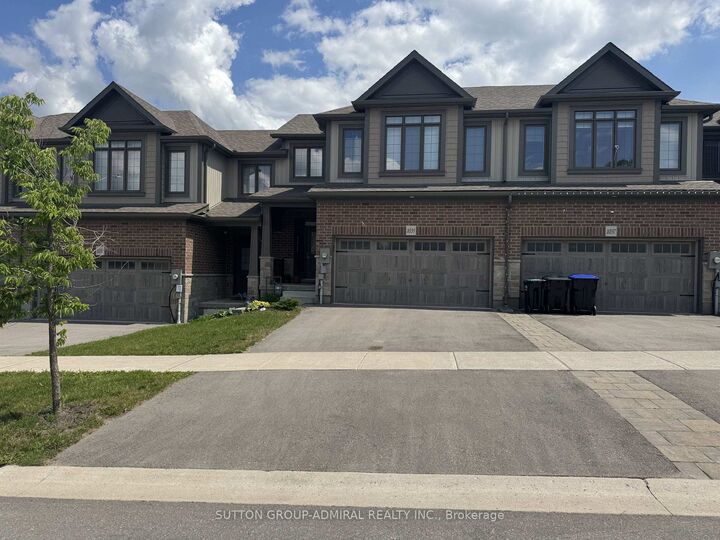 1035 Wright Drive — photo 1