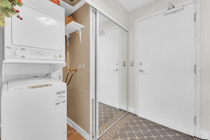 Photo de la propriété:  38 Lee Centre Drive 3112  ON M1H 3J7 