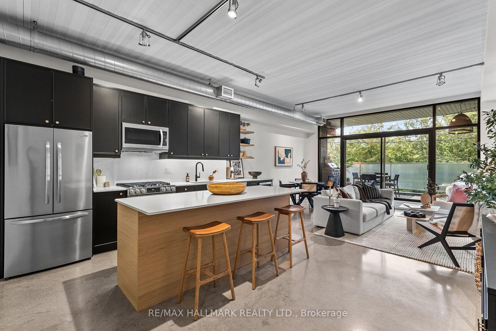 Property Photo:  747 Queen Street E 202  ON M4M 1H3 