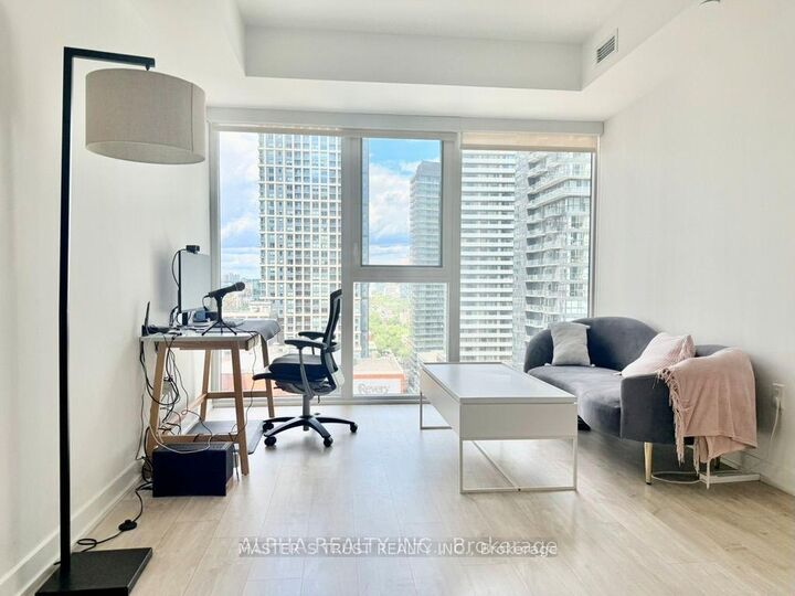 Photo de la propriété: 357 King Street W 2002 ON M5V 0S7